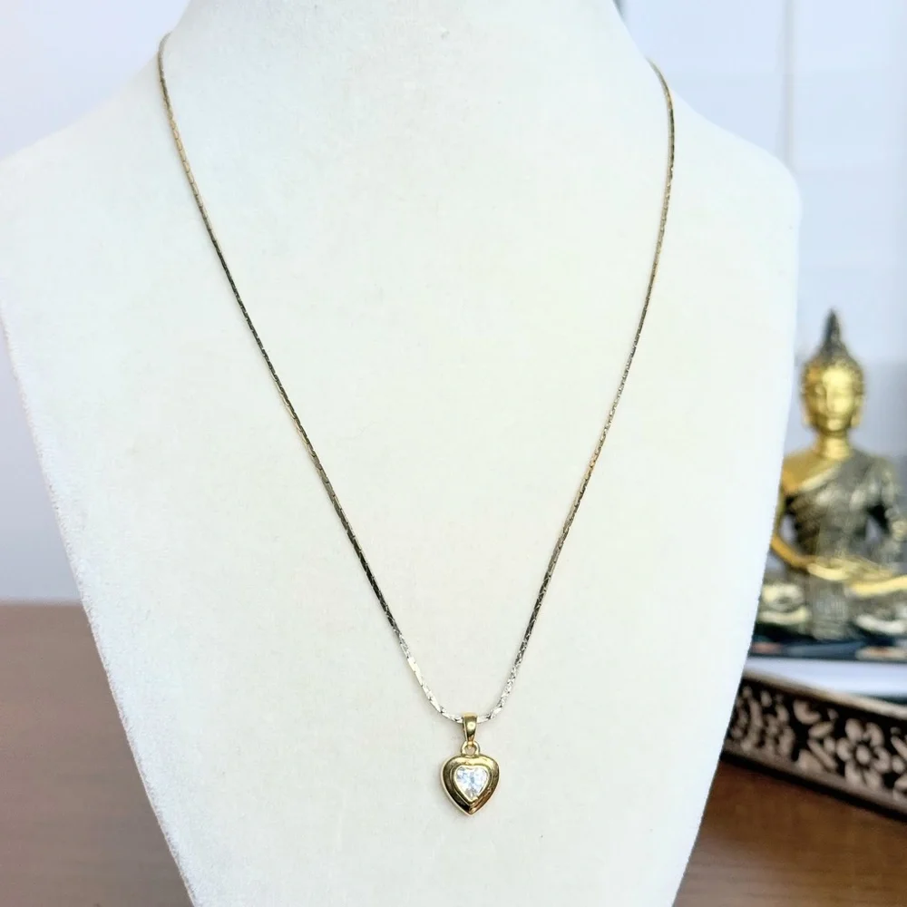 Vintage Gold Tone Heart Pendant Necklace with Clear Faceted Stone on Chain - Picture 3 of 10